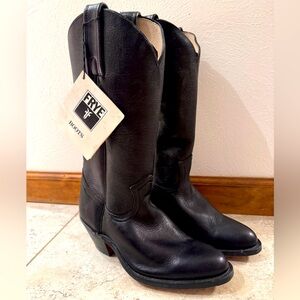 NWT Frye Cowboy Boots